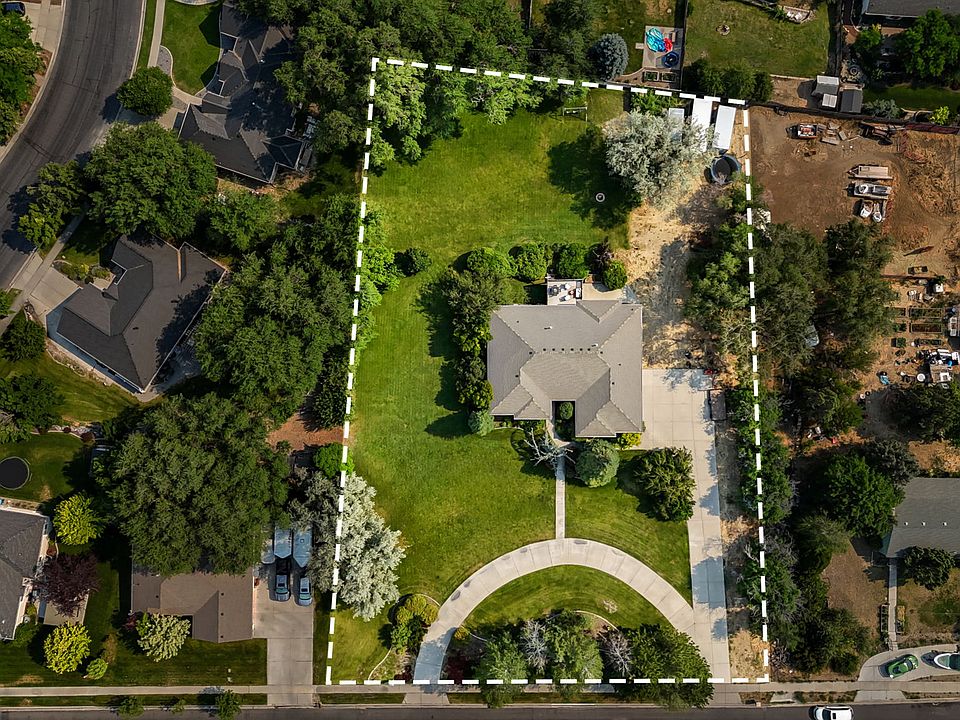 1st image of 731 W 700th St N
