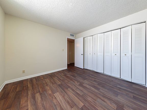 Sunset Palms | Bedroom with Large Close