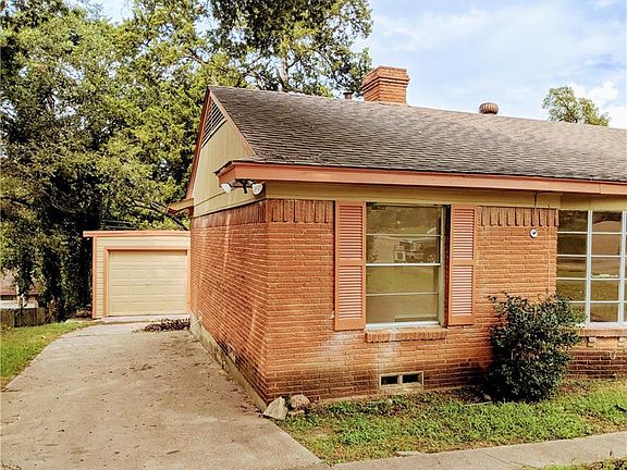 3rd image of 805 Oak Park Dr