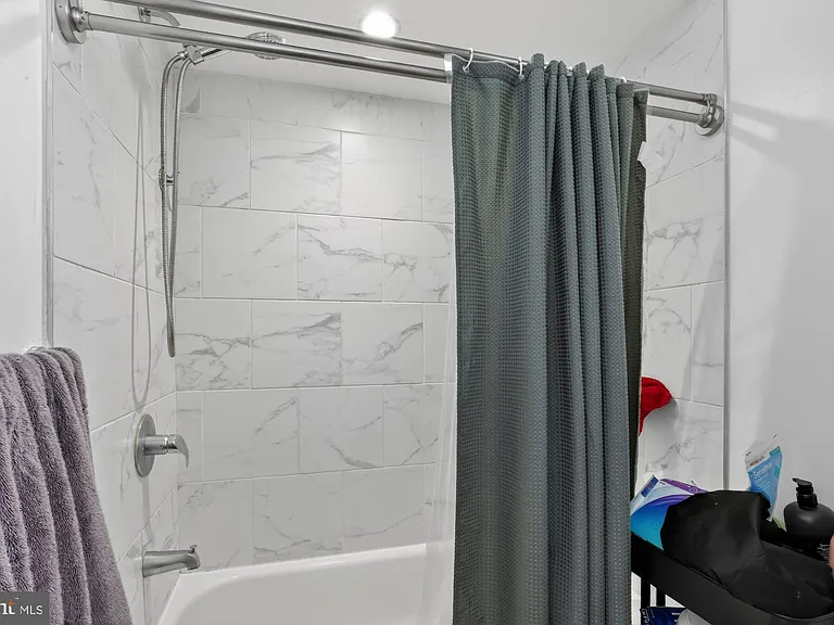 44 S 3rd St #3 — Photo 9