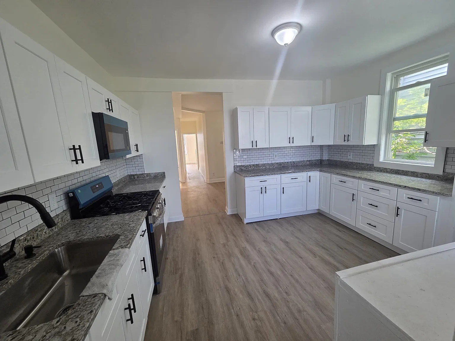 2 bed, 1200 sqft, $2,300 — Photo 2