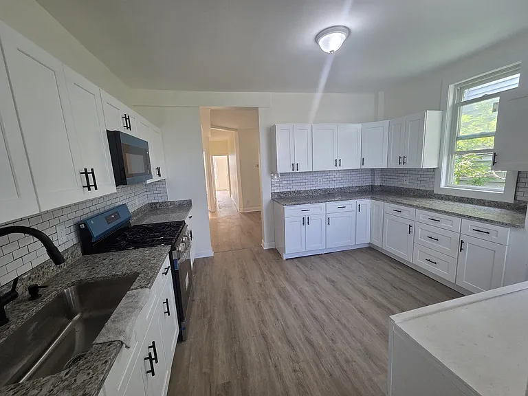 37 Arlington Ave #2 — Photo 2