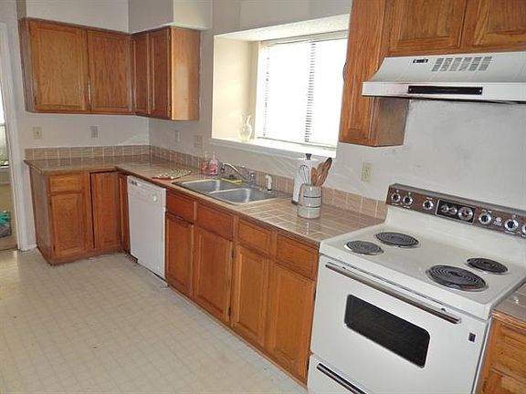 4th image of 214 E Schreiber St