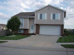 7911 Fillmore St, Omaha, NE 68122