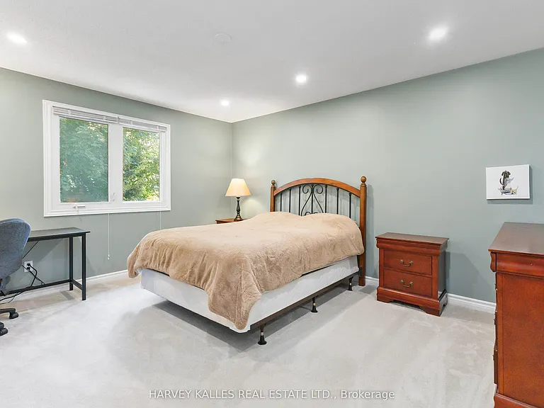 223 Sunnyside Dr — Photo 34