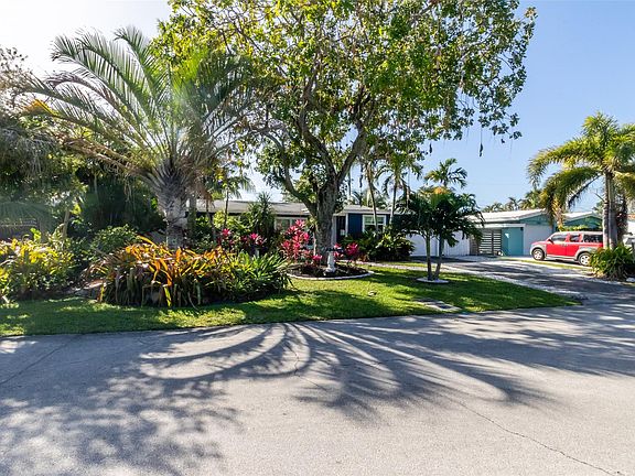 4th image of 2000 NW 39th Street