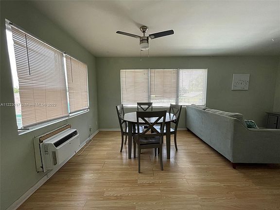 3rd image of 611 N L St APT 3