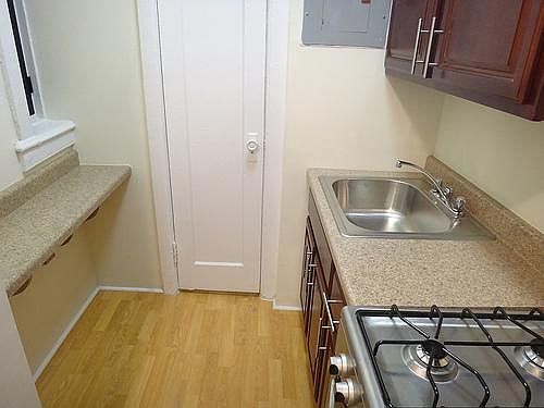 2nd image of 211 W 10th St