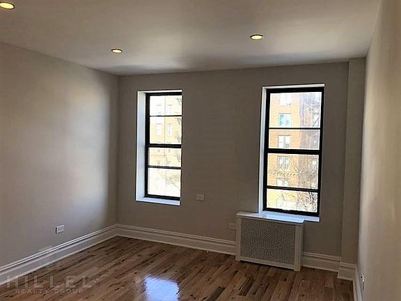 3rd image of 4310 44th St APT 4C