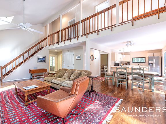 5th image of 24 Bonac Wood Ln