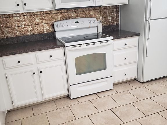 4th image of 16247 Roanoke St #105