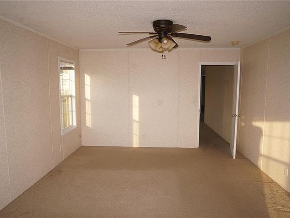 3rd image of 653 Smith Acres Dr