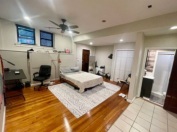 3rd image of 83 Marlborough St #1