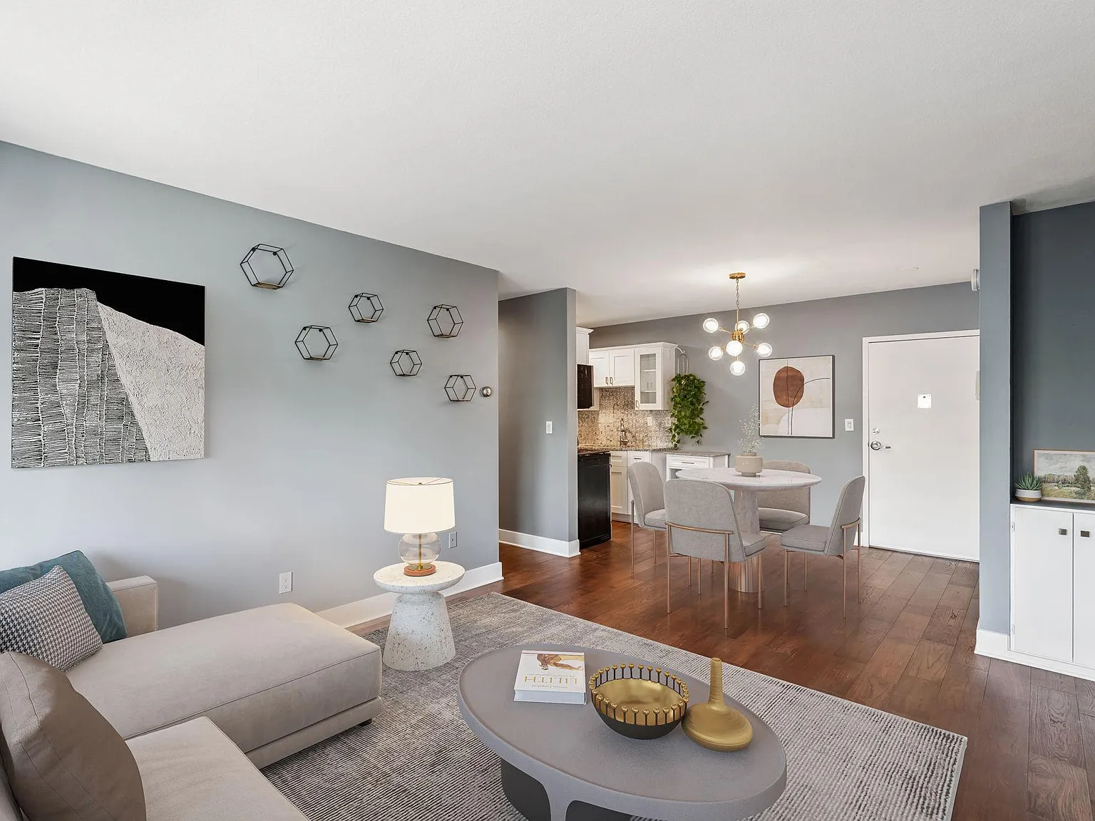 1 bed, 1.0 bath, 619 sqft, $1,295 — Photo 2