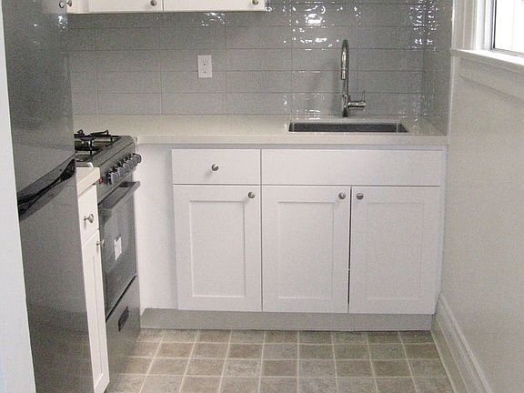 3rd image of 1677 Sacramento St APT 14