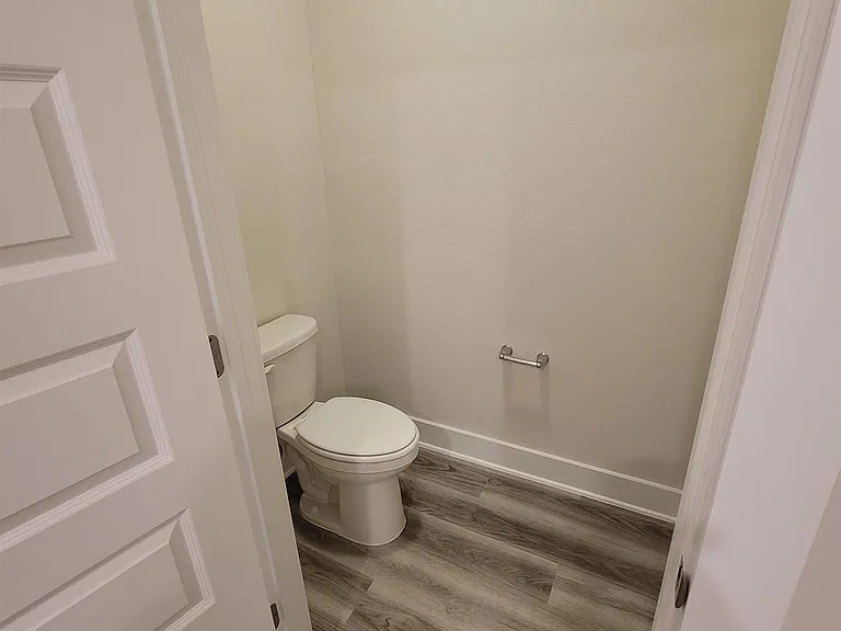 1045 Hayward Loop — Photo 13