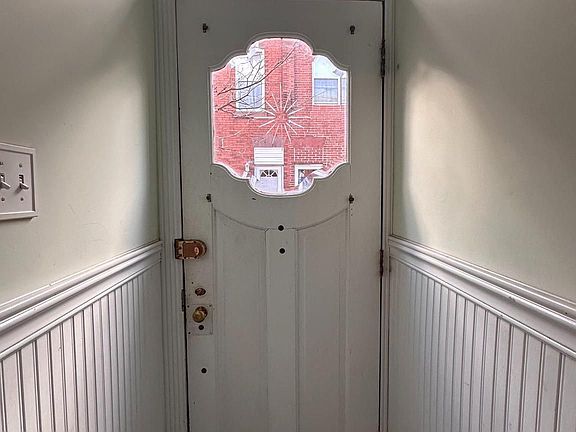 2nd image of 2519 S Carlisle St