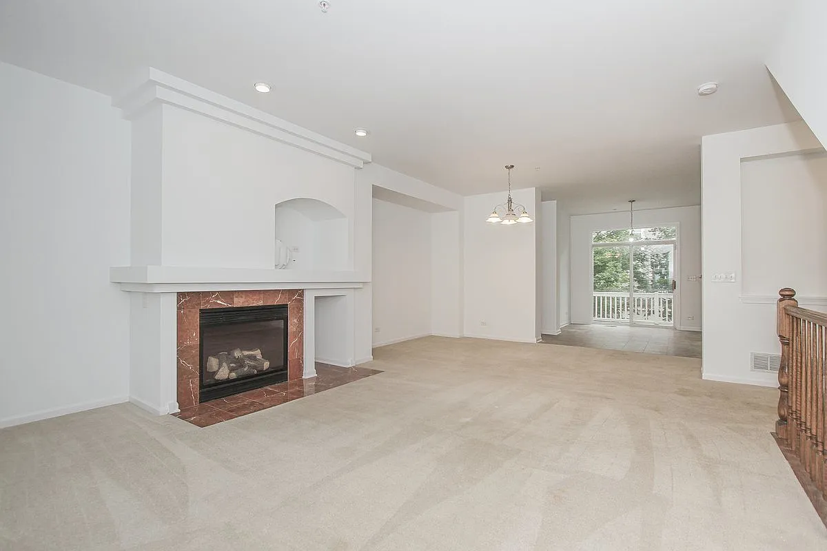 2 bed, 2173 sqft, $2,700 — Photo 2