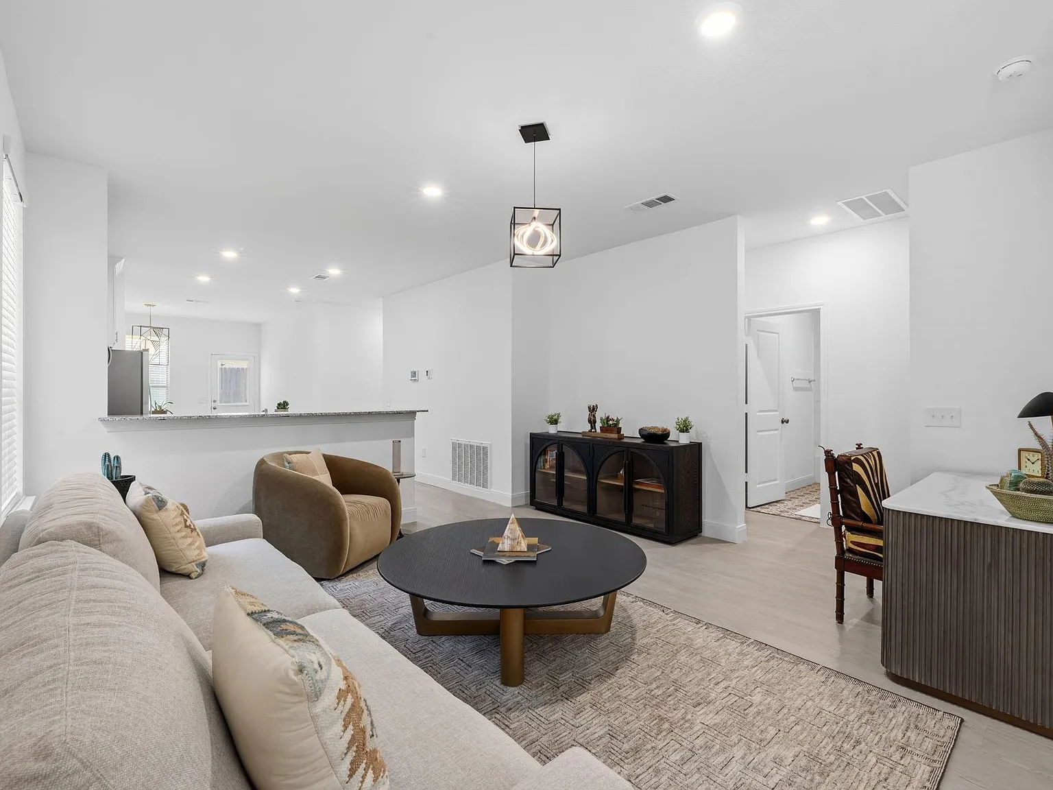 3 bed, 2.0 bath, 1539 sqft, $2,500 — Photo 4
