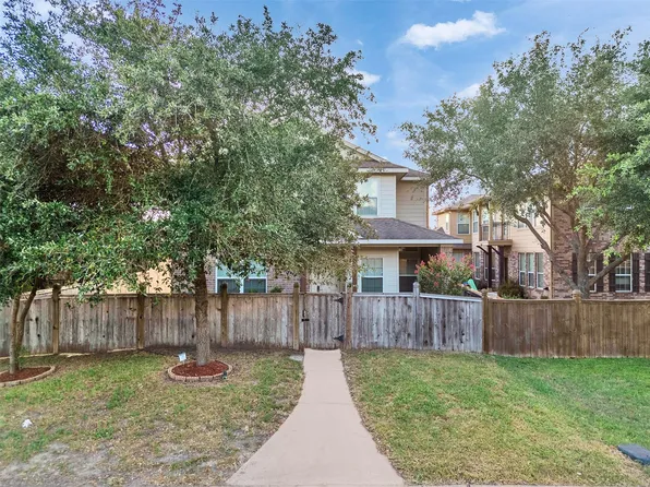8235 Gran Villa Dr, Cypress, TX 77433