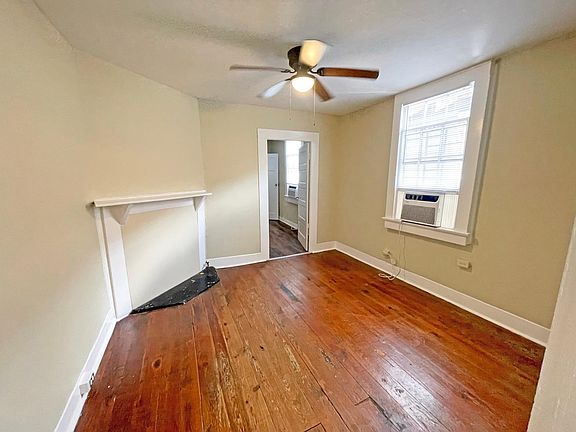 3rd image of 1128 Hillary St