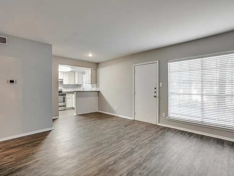 Bellaire Oaks Apartments — Photo 23