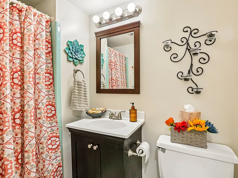 18033 Mill Creek Dr — Photo 24