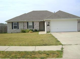 1405 Luke St, Pea Ridge, AR 72751