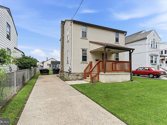 2nd image of 321 Jansen Ave