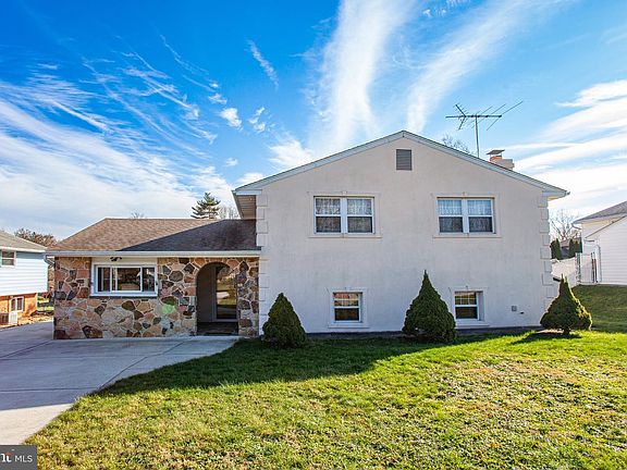 3rd image of 217 Foulke Ln