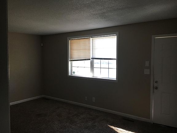 4th image of 340 Woodale Dr