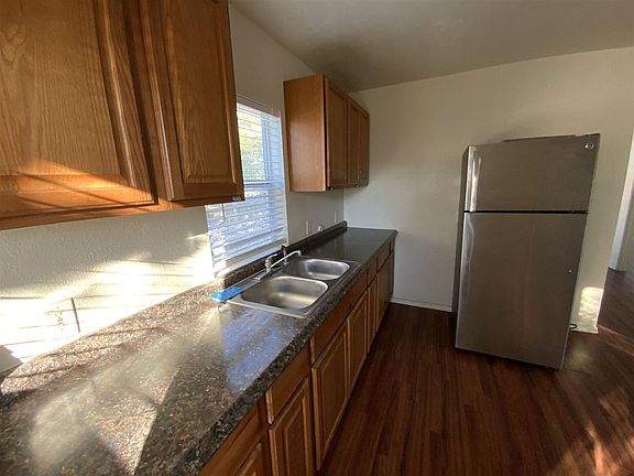 3rd image of 1608 N Washington Ave