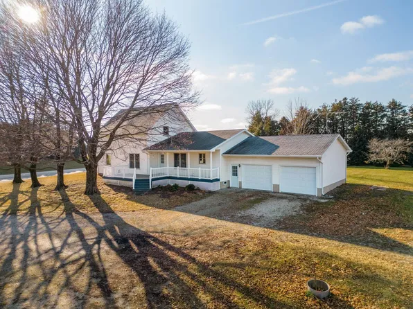 2725 270th St, Fredericksburg, IA 50630