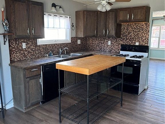 4th image of 41 Oakwood Ave