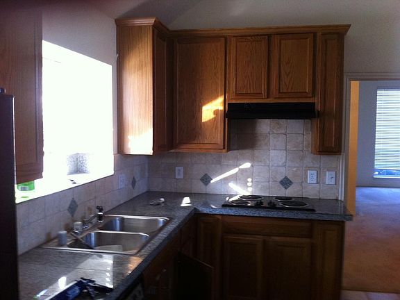 3rd image of 4100 Pinewood Dr