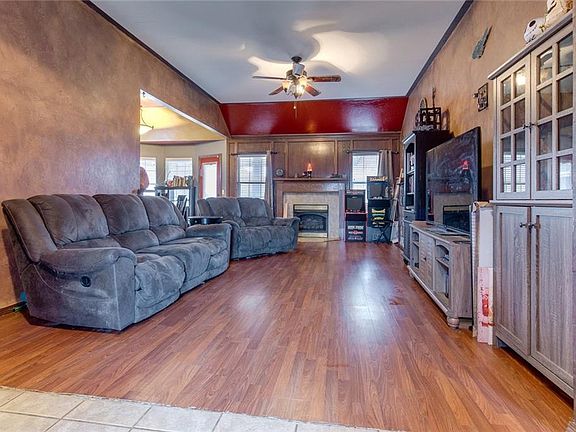 3rd image of 333 E Plantation Ter