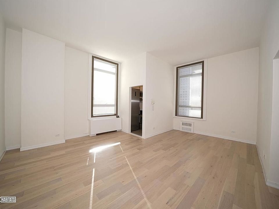 1st image of 4 Park Ave APT 21L