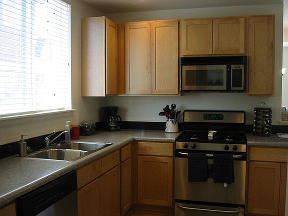 Kitchen - Gas + Stainless