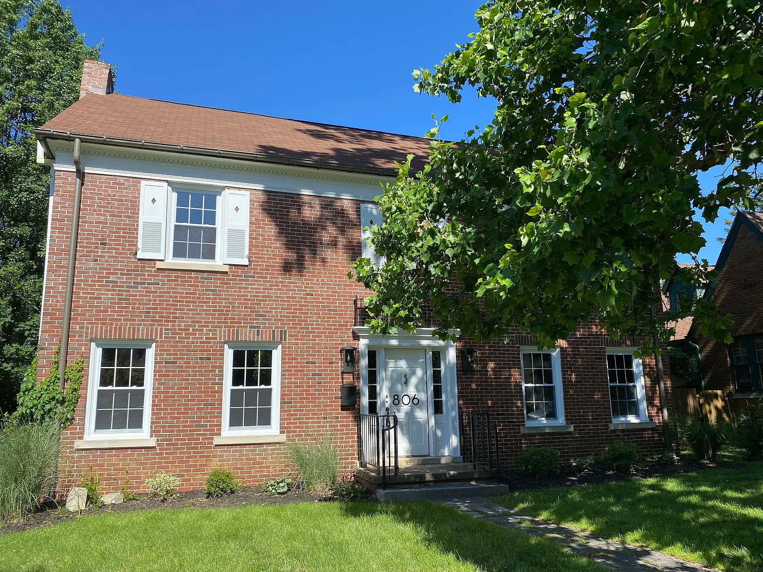 4 bed, 2214 sqft, $5,600 — Photo 1