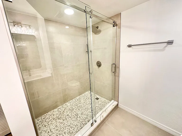 509 Roma Ct #107 — Photo 16