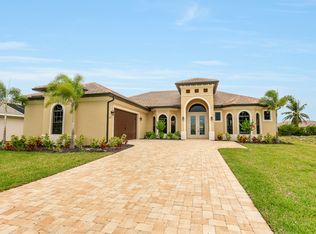 2205 SE 17th Pl, Cape Coral, FL 33990