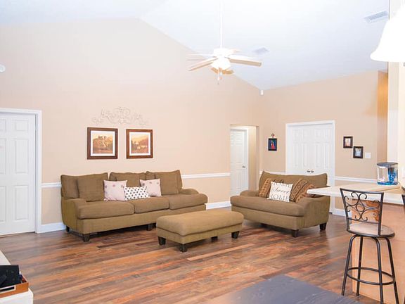 5th image of 4593 Lake Woods Dr N