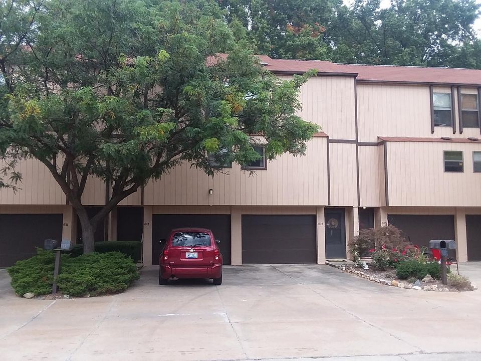 1st image of 613 Center Ave