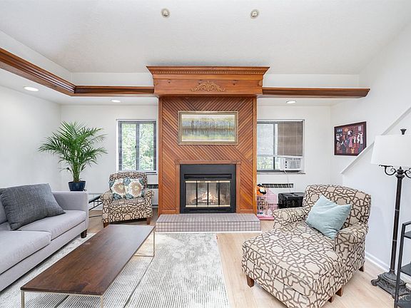 3rd image of 3908 E Gatewood Ln