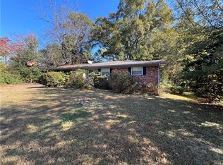 953 Meadow Rock Dr, Stone Mountain, GA 30083