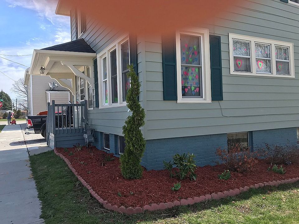2nd image of 2127 Main Ave