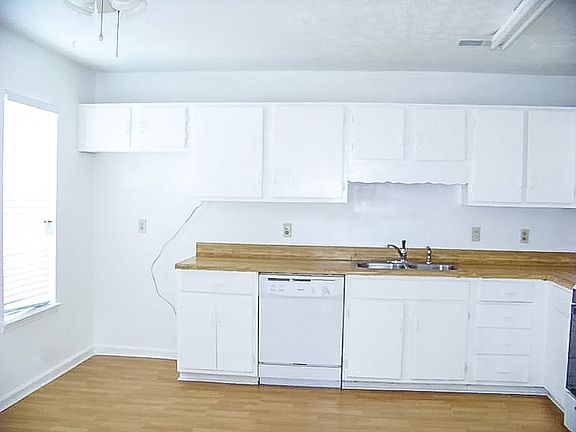 3rd image of 3419 Bayshore Dr