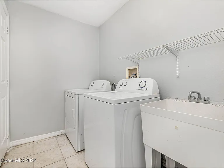 2187 Hedgerow Dr — Photo 18