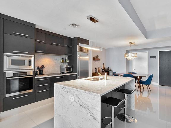 5th image of 900 Biscayne Blvd #3008AB