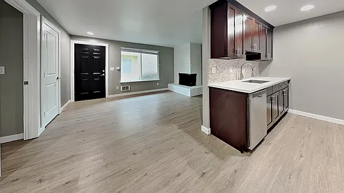 1105 S Woodlawn St #2 Photo 1